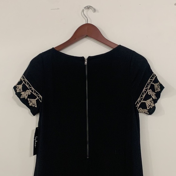 NWT Lulu’s XS Tale to Tell Beige and Black Embroidered Shift Dress - Picture 10 of 12
